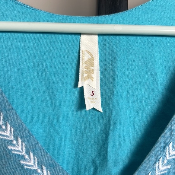 Mountain Khakis Embroidered Tank Size Small - Picture 3 of 6